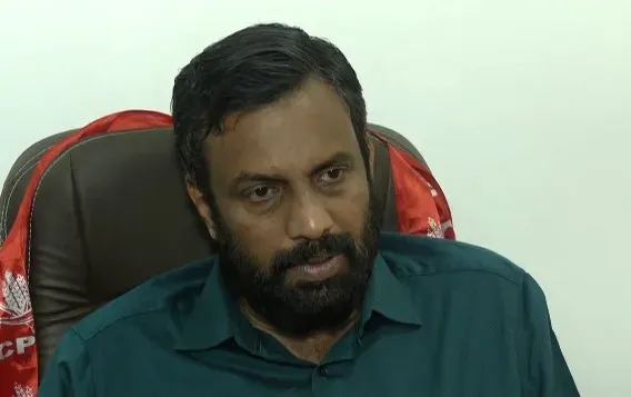 दुर्गा पूजा बयान पर सीपीआई(एम) का पलटवार: 'धर्म के नाम पर समाज तोड़ते हैं' — पी. संतोष का धीरेंद्र शास्त्री पर निशाना