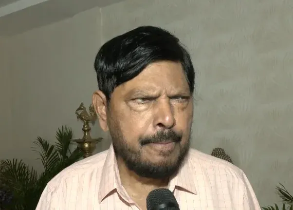 जबरन धर्म परिवर्तन गैरकानूनी, धर्मांतरण विरोधी कानून सही कदम: रामदास अठावले
