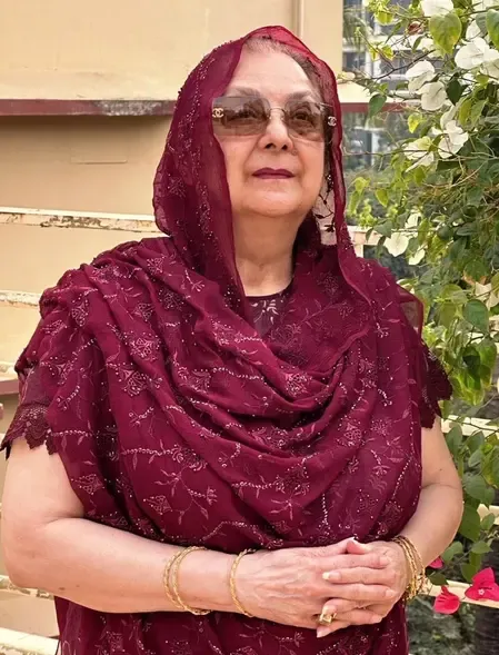 क्या धरम जी की तारीफ करना संभव है? : सायरा बानो