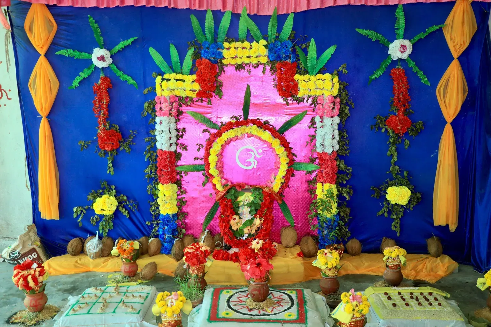 Dharmendra Pradhan joins Dussehra Navratri celebrations in Sambalpur