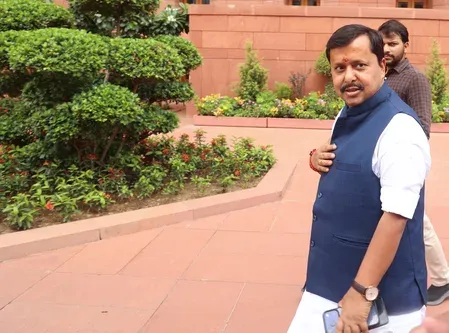 धर्मेंद्र प्रधान के इस्तीफे पर भाजपा एकजुट, नितिन नवीन बोले — 'ईमानदारी और जवाबदेही की मिसाल'