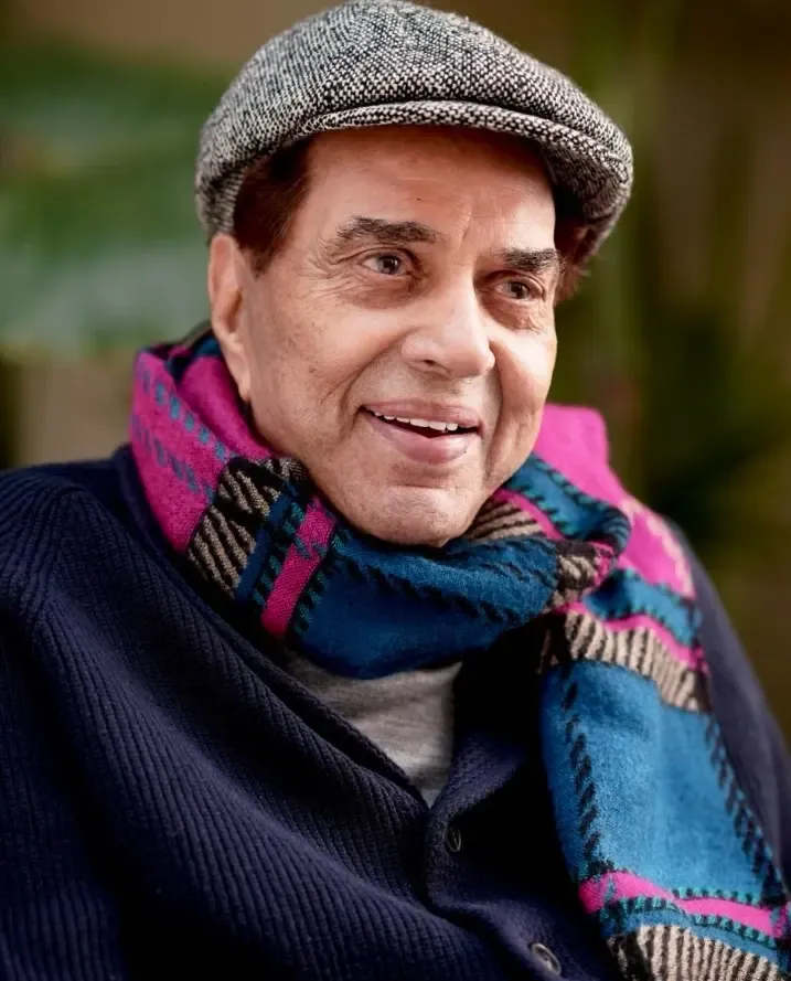 Did Dharmendra's cousin, filmmaker Guddu Dhanoa, visit him after his hospital discharge?