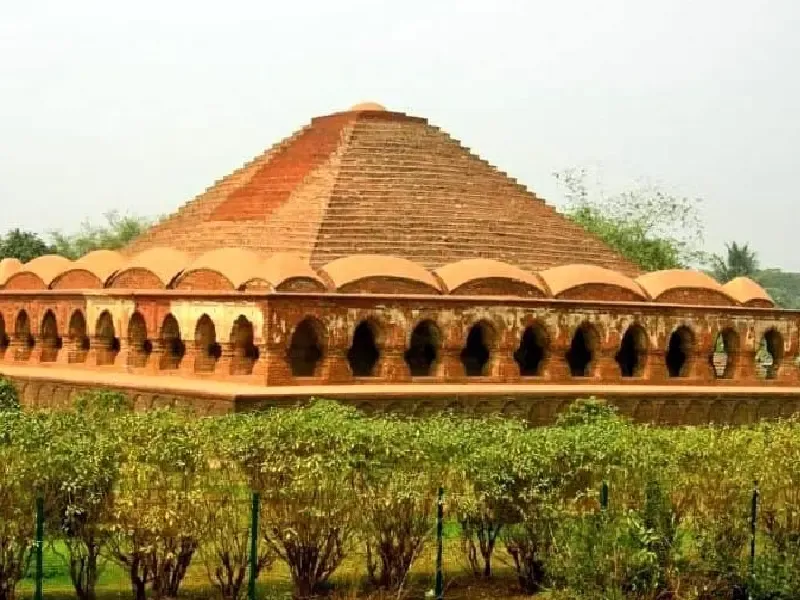 क्या आप जानते हैं मिट्टी से बने इस अद्भुत देवलोक के बारे में?