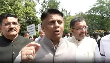 धवल पटेल का कांग्रेस पर तीखा हमला, कहा- खड़गे ने जानबूझकर किया गुजरात का अपमान