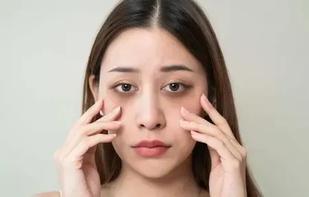 धीरे-धीरे कम होंगे डार्क सर्कल्स, अपनाएं ये दो मिनट की असरदार फेस एक्सरसाइज