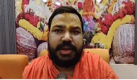 धीरेंद्र शास्त्री के 'दोस्ती जिहाद' बयान पर संत समाज में दो फाड़, अयोध्या-हरिद्वार के धर्मगुरुओं की तीखी प्रतिक्रिया