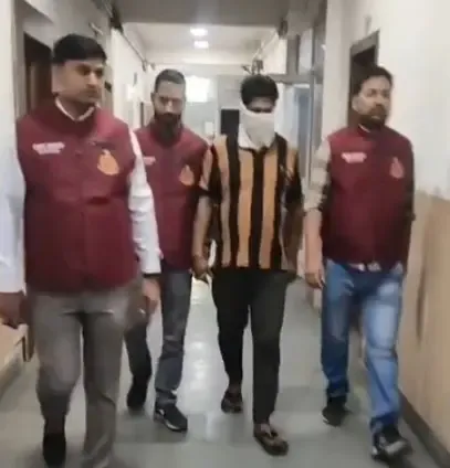 धोखाधड़ी के कई मामलों में वांटेड प्रॉपर्टी डीलर को दिल्ली पुलिस ने किया गिरफ्तार