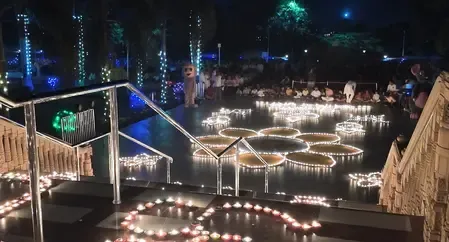 धुले: 3 हजार दीयों से जगमगाया बीएपीएस स्वामीनारायण मंदिर, ड्रोन कैमरे में अद्भुत दृश्य कैद