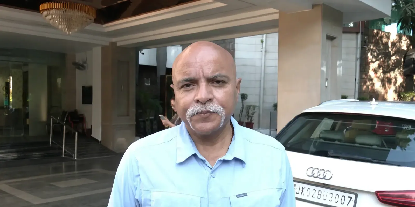 डिजिटल वॉरफेयर में सैनिक परिवारों को खतरा: कर्नल अजय रैना की सोशल मीडिया चेतावनी