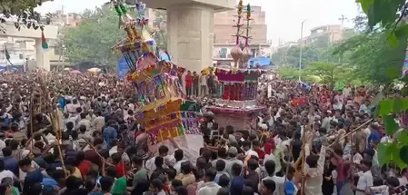 दिल्‍ली के इंद्रलोक से शांतिपूर्वक निकला ताजिया