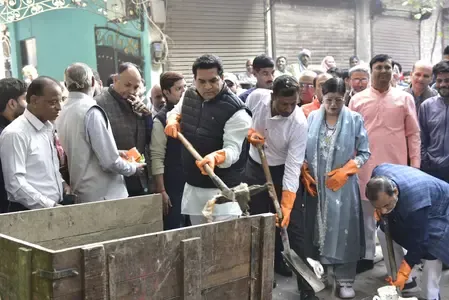 दिल्ली में चिन्हित 37 हॉटस्पॉट्स की रोजाना ली जाएगी स्वच्छता रिपोर्ट: कपिल मिश्रा