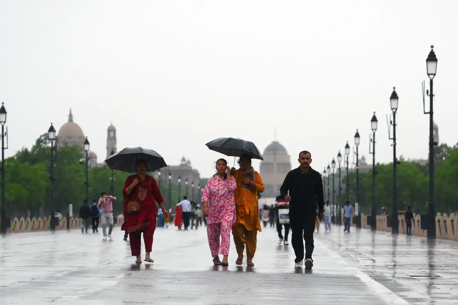 दिल्ली-एनसीआर में 1-6 अगस्त तक राहत: IMD का पूर्वानुमान — बादल, हल्की बारिश, तापमान 33-34°C