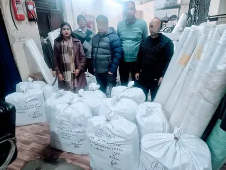 दिल्ली पुलिस ने अवैध गारमेंट यूनिट का भंडाफोड़ किया, नकली ब्रांडेड कपड़े जब्त