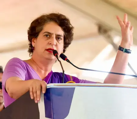दिल्ली प्रदूषण पर सख्त एक्शन ले सरकार, हम समर्थन के लिए तैयार : प्रियंका गांधी 