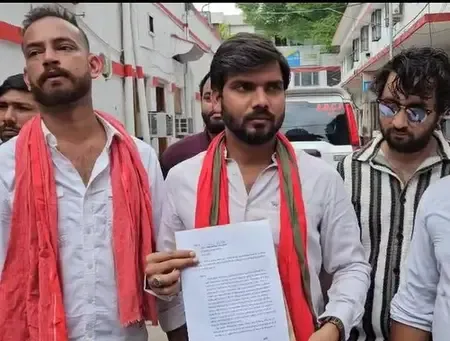 डिंपल यादव पर अभद्र टिप्पणी मामला: सपा नेता ने मौलाना के खिलाफ दी शिकायत, कार्रवाई की मांग 