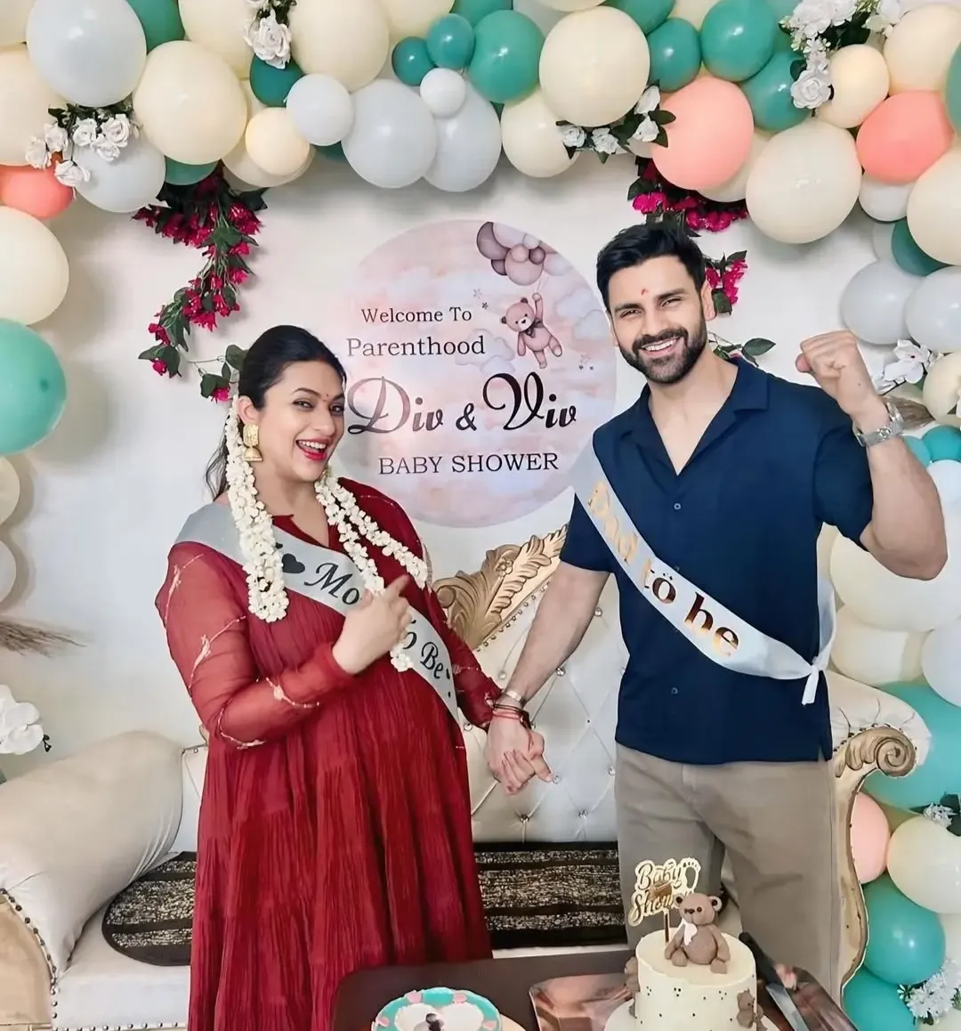 Divyanka Tripathi's Late-Night Dessert Cravings: Vivek Dahiya Comes to Her Aid