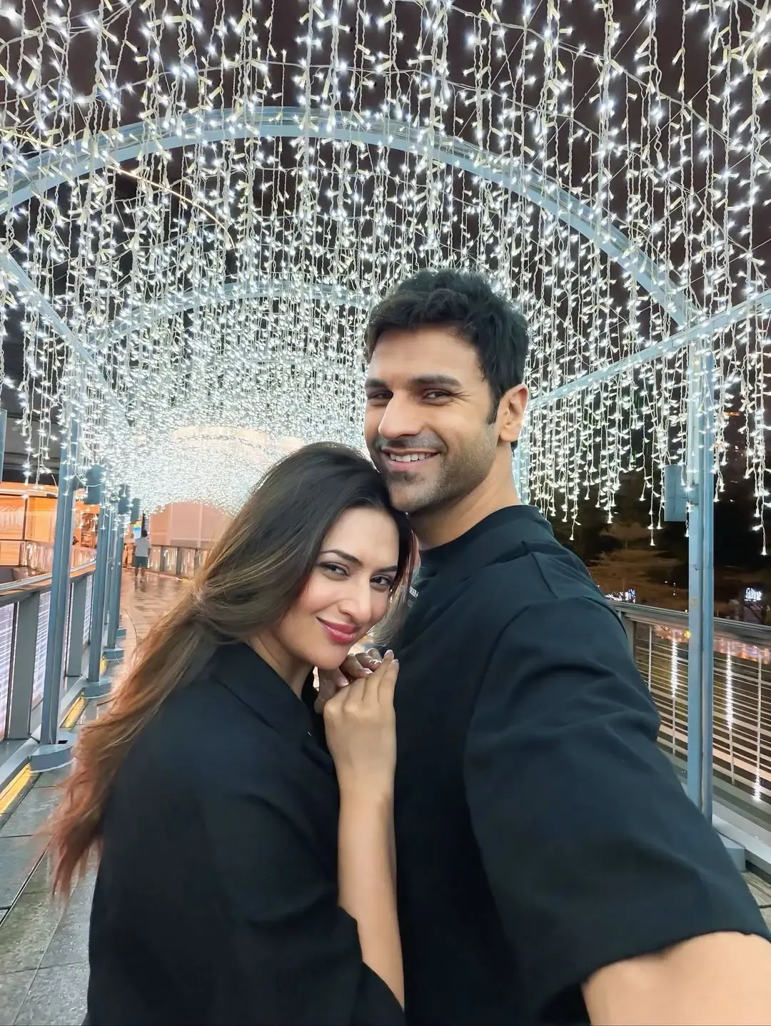 Did Divyanka Tripathi & Vivek Dahiya Enjoy Late Night Parties & Gadget Adventures in China?