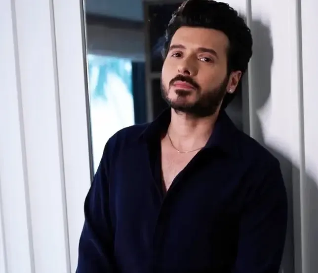Divyenndu cheers 'Pehla Pyaar Doosri Baar' team with 'Liquid' nostalgia