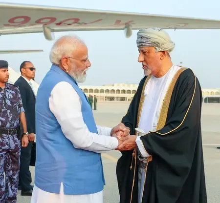 ओमान पहुंचे पीएम मोदी, बोले- 'भारत के साथ पक्की दोस्ती और ऐतिहासिक संबंधों वाली जगह'