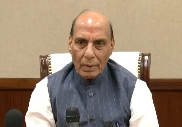 Rajnath Singh slams Kharge over remark on PM Modi's father, cites 'ideological collapse'