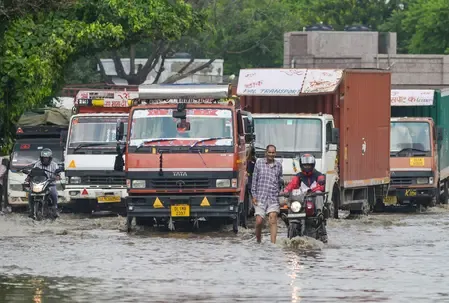 Doctors report rise in throat infections, flu and dengue in Delhi