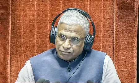 दोनों सदनों में गतिरोध जारी, विपक्ष के हंगामे के बीच दो बजे तक कार्यवाही स्थगित