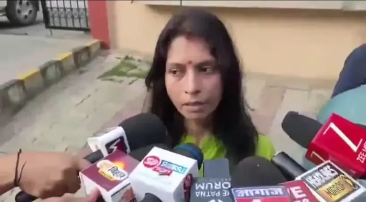 Khagaria SP Bhanu Pratap Singh's wife seeks reconciliation, meets Bihar DGP