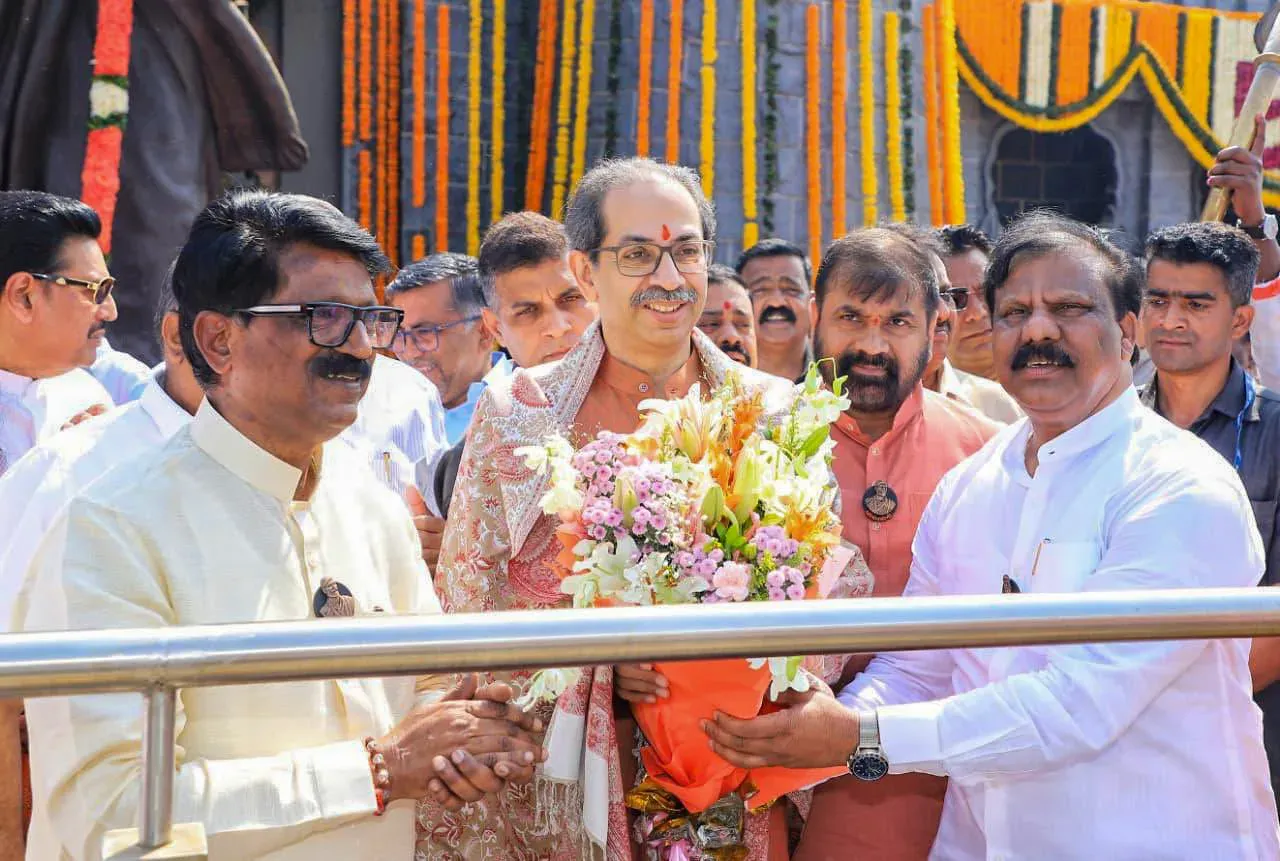 Uddhav Thackeray backs 'cockroach' protesters, warns govt on NEET outcry