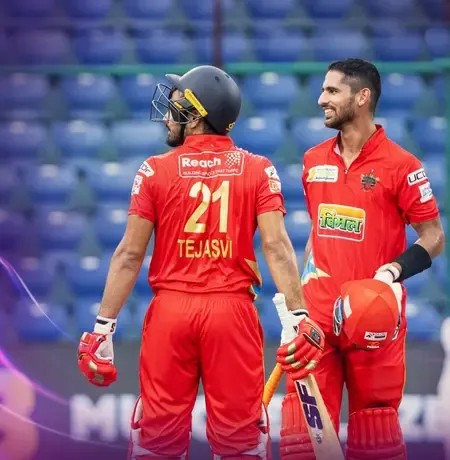 डीपीएल 2025 : अनमोल-तेजस्वी ने जड़े अर्धशतक, सुपरस्टार्स ने खोला जीत का खाता