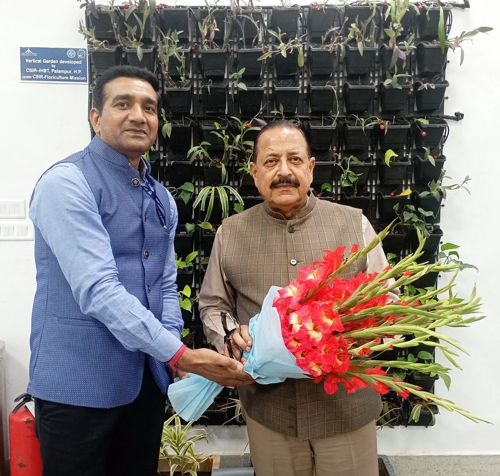 Dr. Jitendra Singh Arrives at Kangra Airport, Heads to Palampur