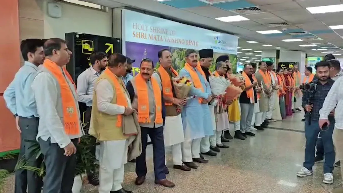 Dr. Jitendra Singh Welcomes BJP Chief at Jammu With CSIR Lavender