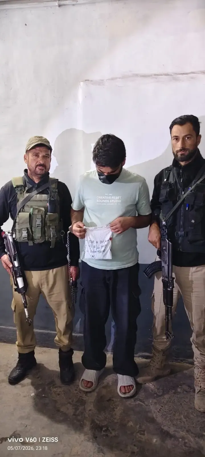 Anantnag drug peddler arrested, 95g charas seized during naka checking
