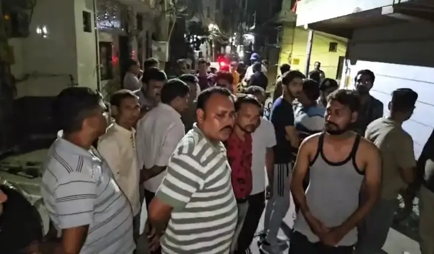 What Happened in Subhash Park? Drunk Men Attack Neighbors with Dog!