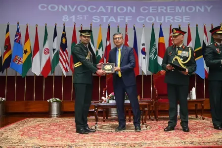 डीएसएससी के 81वें स्टाफ कोर्स का दीक्षांत समारोह संपन्न, रक्षा सचिव ने सैन्य अधिकारियों को दीं शुभकामनाएं 