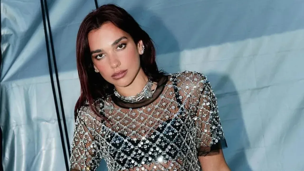 Dua Lipa Dazzles with a Mesmerizing ‘Levitating’ and ‘Wo Ladki’ Mash-up