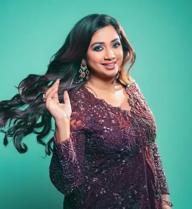 श्रेया घोषाल का 'ऑल हार्ट्स टूर' लाइव एल्बम: विश्व मंचों की यादों का संग्रह