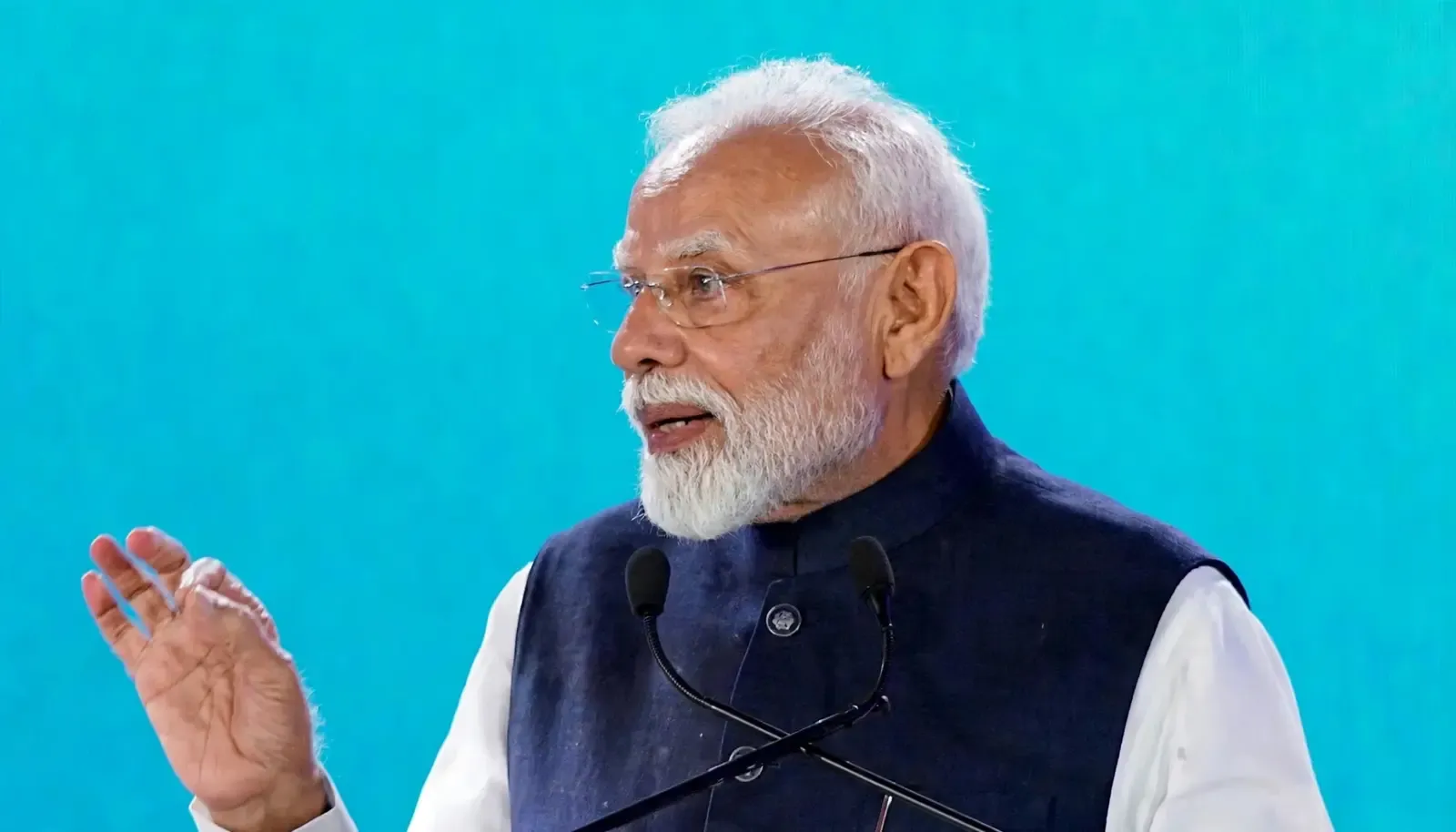 PM मोदी का ब्लूमबर्ग फोरम में बड़ा बयान: भारत की नवीकरणीय ऊर्जा क्षमता 75 से बढ़कर 300 गीगावाट, विदेशी मुद्रा भंडार $700 अरब पार
