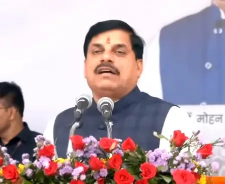 क्या दुर्घटना का शिकार होने से बचने के लिए हेलमेट पहनना जरूरी है? : मोहन यादव
