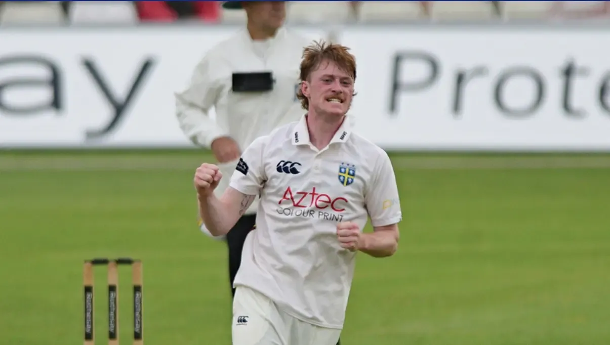Durham sign fast-bowler Luke Robinson on two-year deal until 2028
