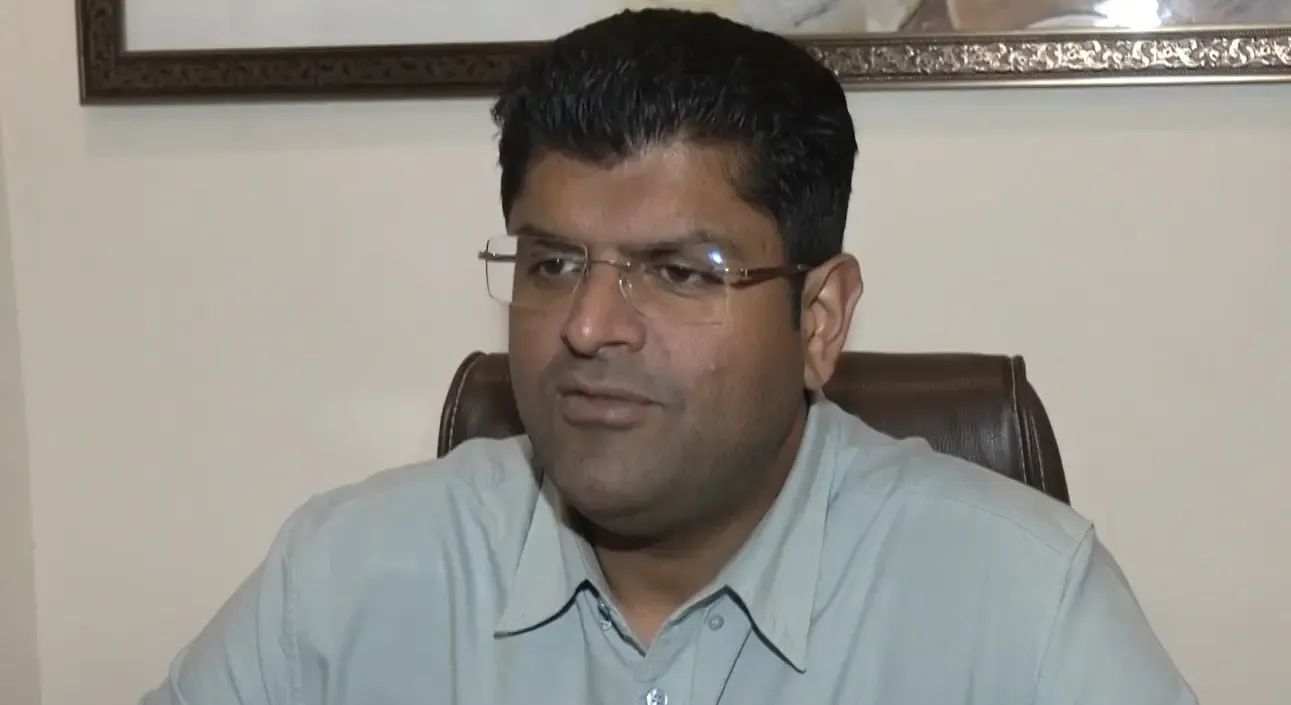 दुष्यंत चौटाला ने हरियाणा सरकार पर मशीनरी के दुरुपयोग का आरोप लगाया, विश्वविद्यालय को बना रहे सियासी अखाड़ा