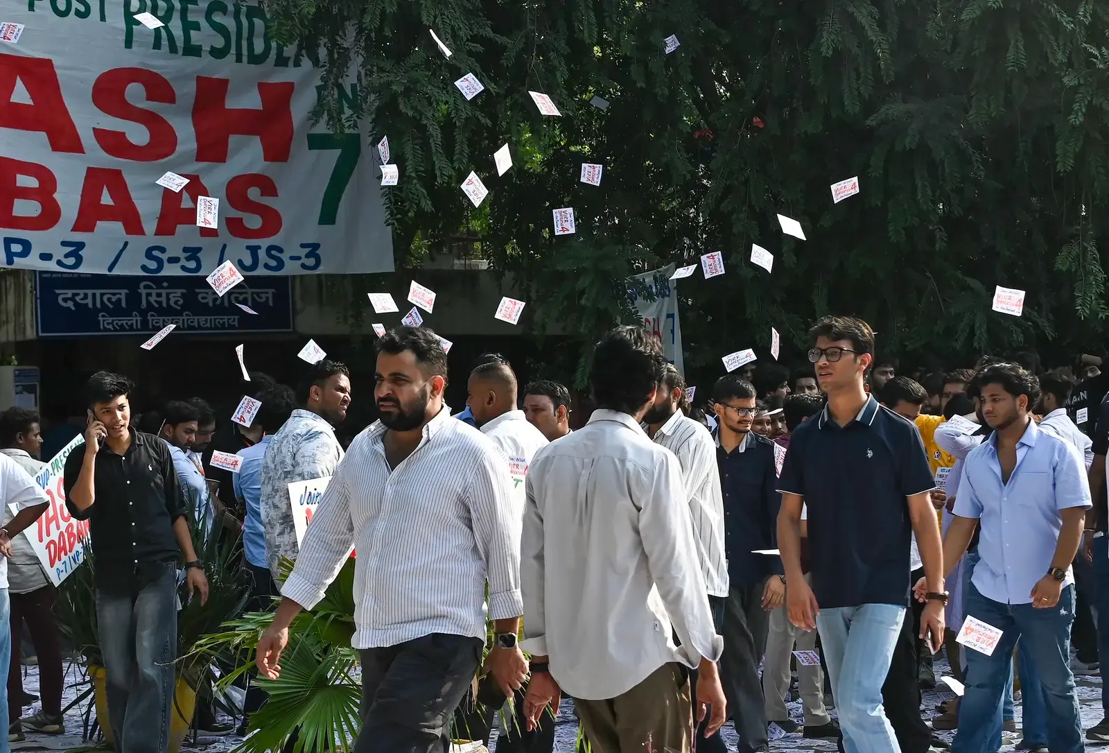 डूसू चुनाव 2026: दिल्ली विश्वविद्यालय में मतदान शुरू, 20 उम्मीदवार मैदान में, कल आएंगे नतीजे