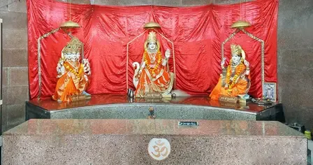 गायत्री शक्तिपीठ द्वारका: 1983 में स्थापित इस मंदिर में एक साथ होते हैं त्रिदेवियों के दिव्य दर्शन
