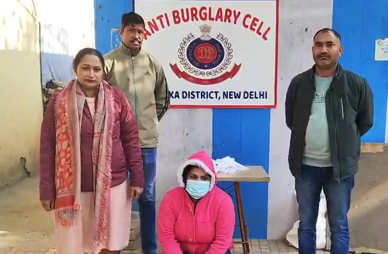 क्या द्वारका में घरेलू नौकरानी ने चोरी की, 3.80 लाख रुपए और गहनों के साथ गिरफ्तार?