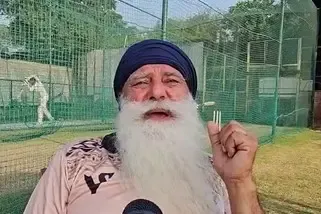 'ए भाई जरा देख कर चलो,' अभिषेक शर्मा को योगराज सिंह ने दी खास सलाह 