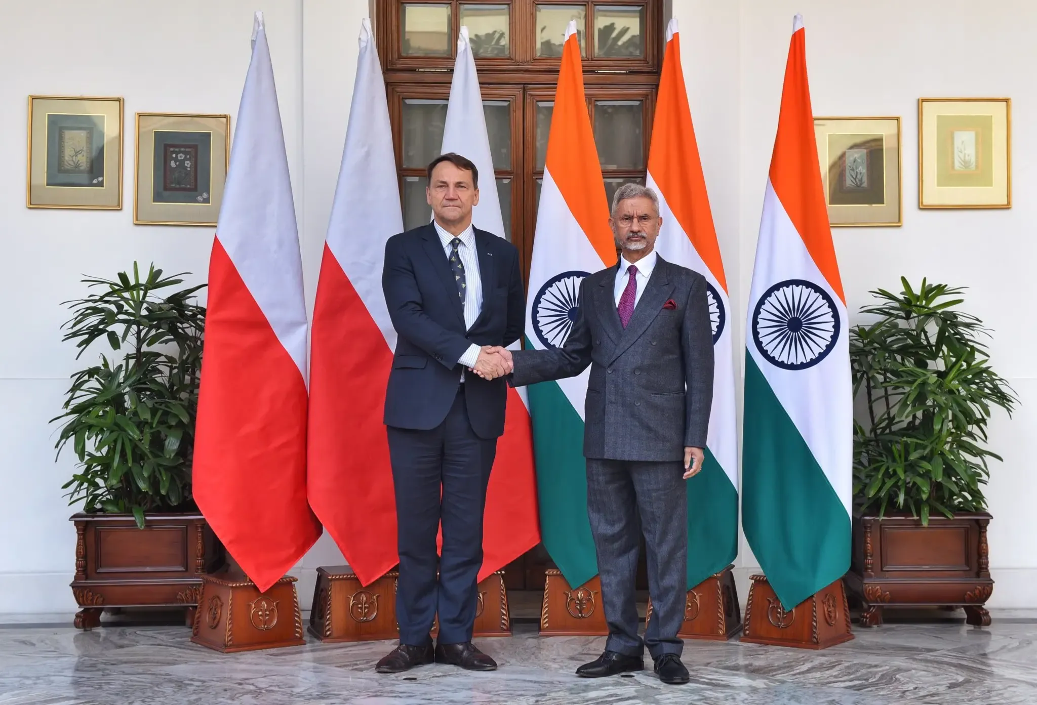 How Did EAM Jaishankar and Polish Deputy PM Sikorski Discuss Economic and Defence Cooperation?