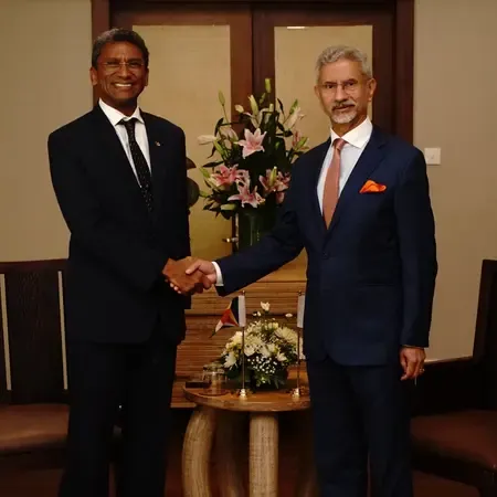 EAM Jaishankar and Seychelles FM Barry Faure Discuss Economic Cooperation in Mauritius