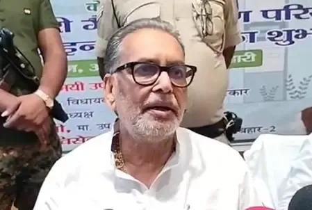 How will 'Ease of Living' be enhanced by bringing piped gas to every home in Bihar's Motihari?