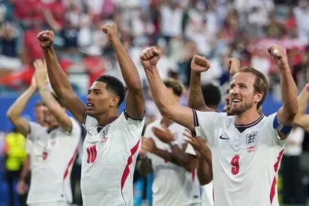 Kane: England 'completely together' ahead of World Cup semi-final vs Argentina