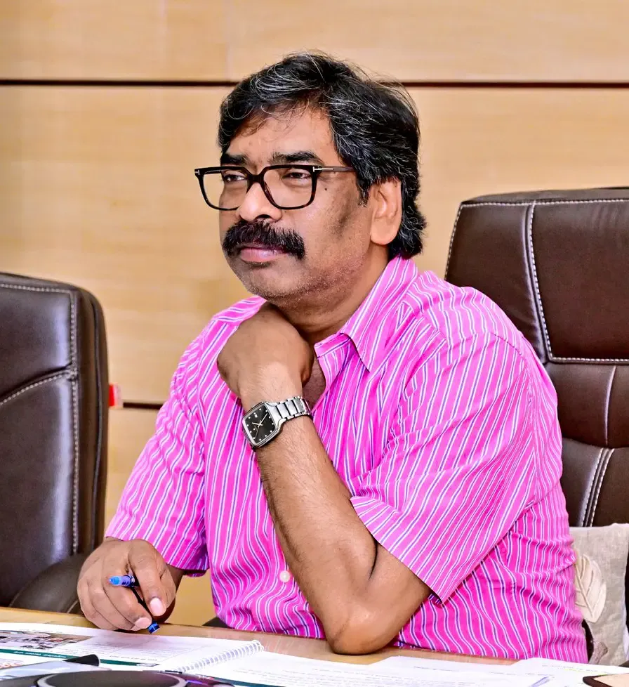 हेमंत सोरेन पर झारखंड हाईकोर्ट का ₹10,000 जुर्माना, ईडी-SC/ST मामले में जवाब टालने पर नाराज़गी