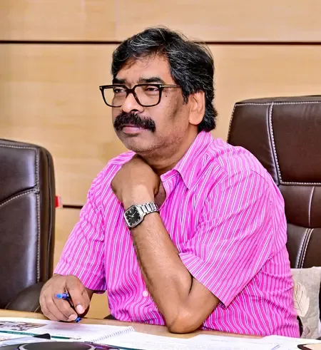 हेमंत सोरेन पर झारखंड हाईकोर्ट का ₹10,000 जुर्माना, ईडी-SC/ST मामले में जवाब टालने पर नाराज़गी